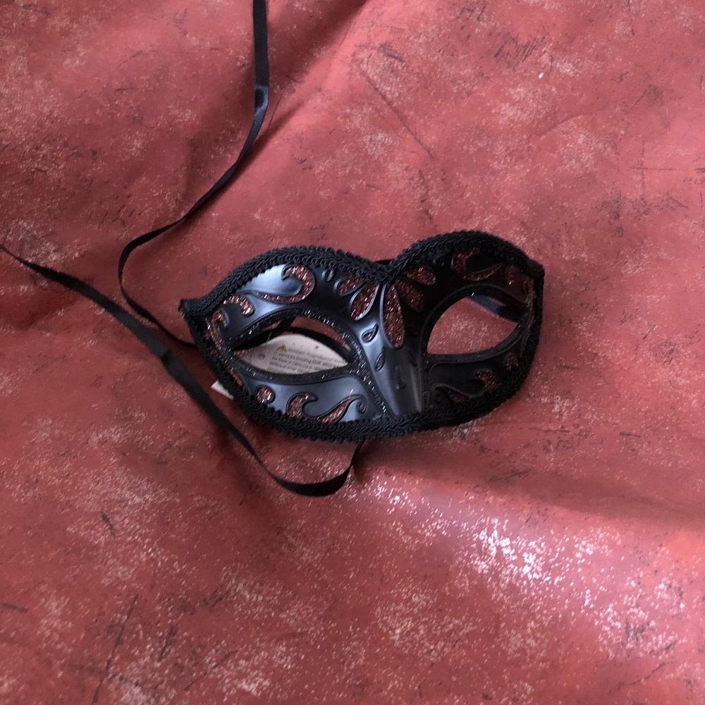 Masquerade mask - Picture 2 of 4